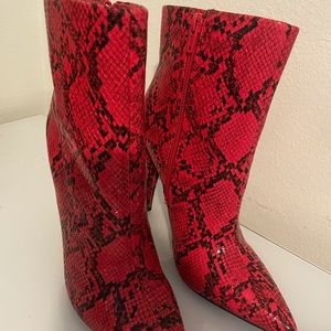 ShoeDazzle - Snakeskin Ankle Boots (Size 8)